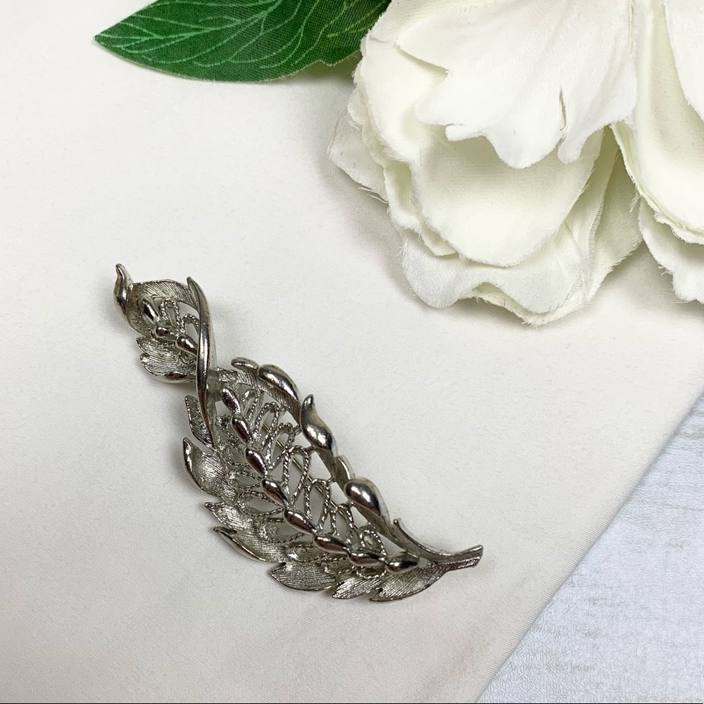 Vintage Lisner Weathered Silver Feather Brooch Pin